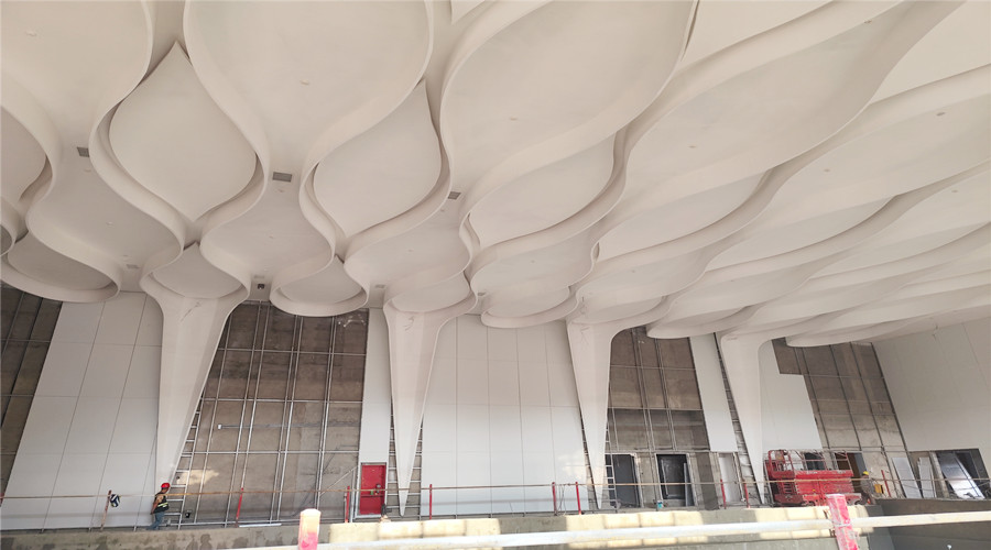 工程案例：深汕高中園游泳館GRG吊頂定制項(xiàng)目