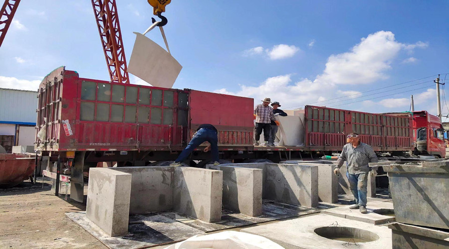 GRC構件裝車發(fā)貨 GRC構件裝車發(fā)貨