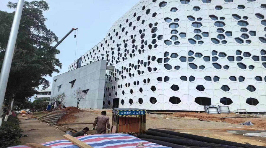 UHPC鏤空幕墻板裝飾效果 UHPC鏤空幕墻板裝飾效果