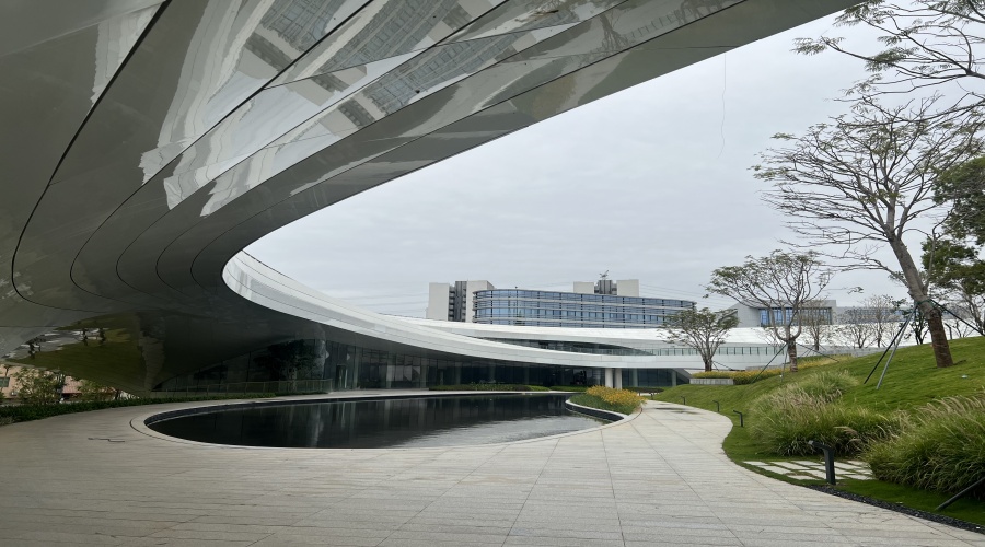 東莞大灣區(qū)大學(xué)GRC幕墻板工程 東莞大灣區(qū)大學(xué)GRC幕墻板工程