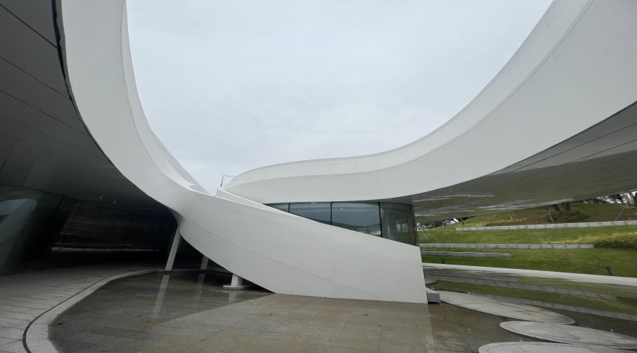 東莞大灣區(qū)大學(xué)GRC幕墻板工程 東莞大灣區(qū)大學(xué)GRC幕墻板工程