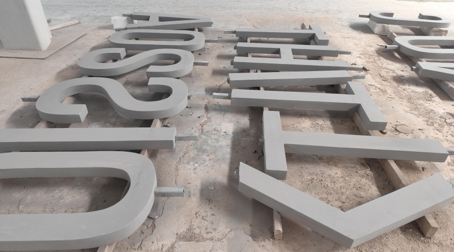 海南?？诎毒€UHPC坐凳與吧臺工程案例